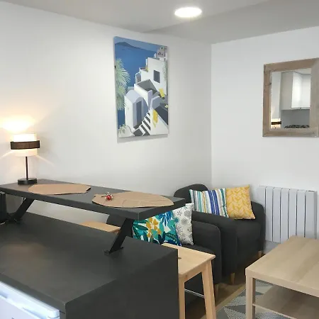 Апартаменты Du Marche Ла-Рошель