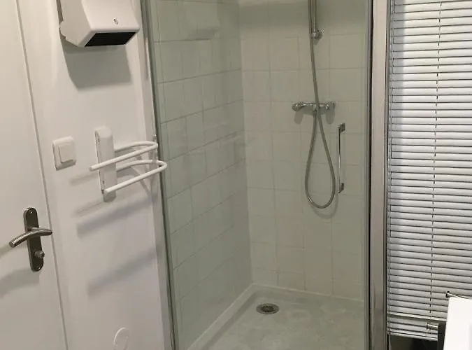 Апартаменты Du Marche Ла-Рошель